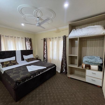 The Khayabaan - Luxurious Home Stay Away From Home Srinagar  Exterior photo