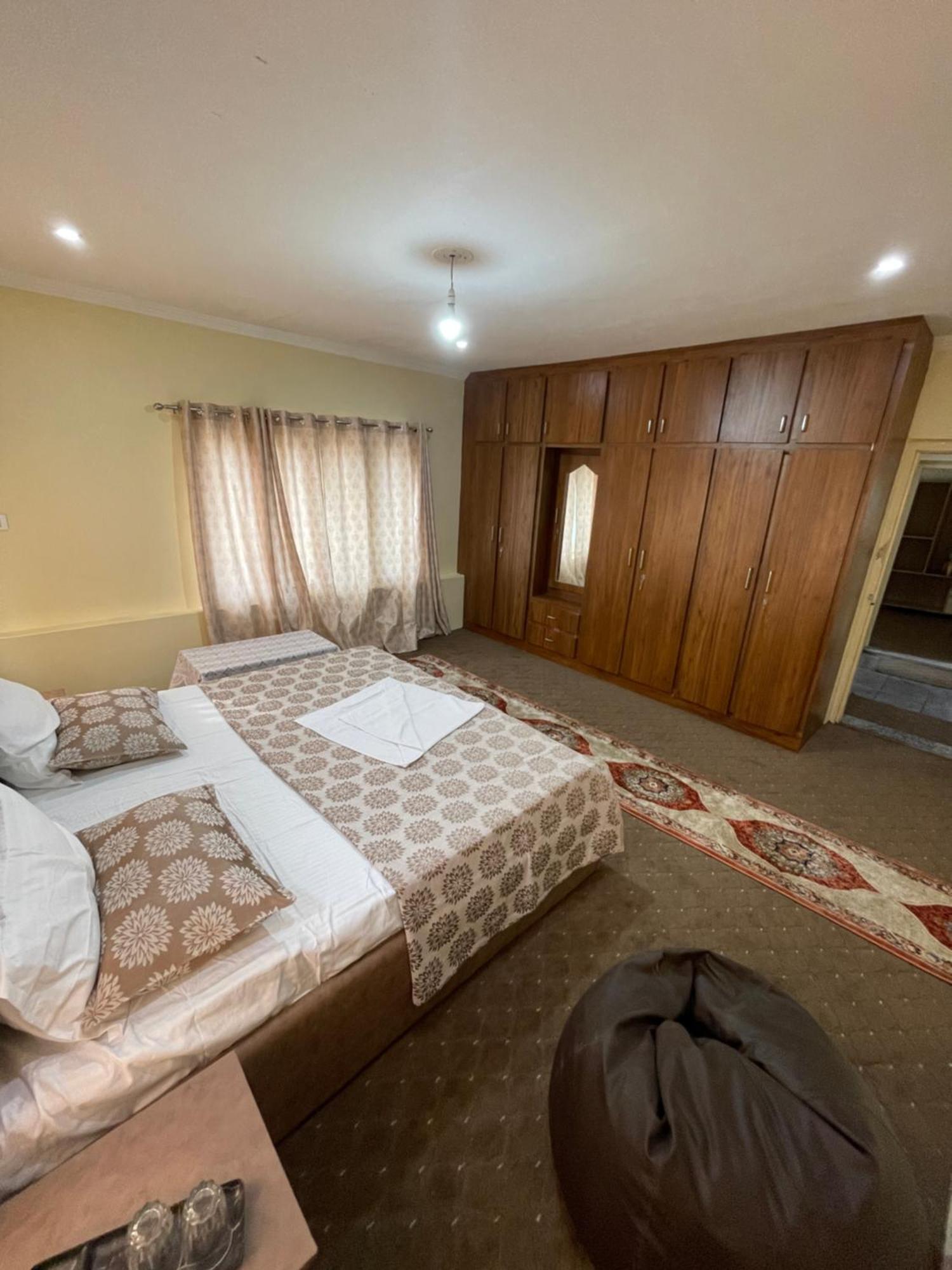 The Khayabaan - Luxurious Home Stay Away From Home Srinagar  Exterior photo
