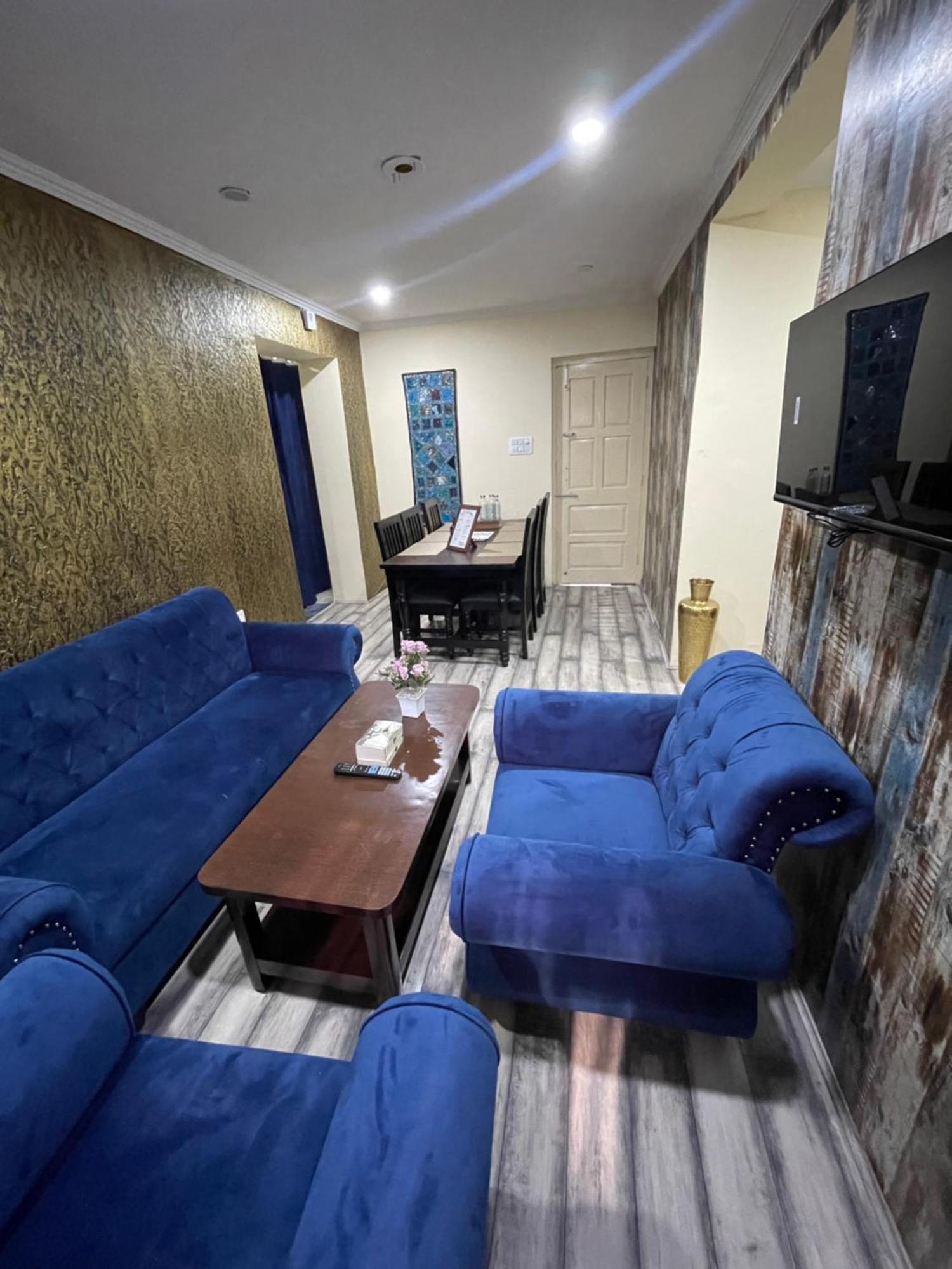The Khayabaan - Luxurious Home Stay Away From Home Srinagar  Exterior photo