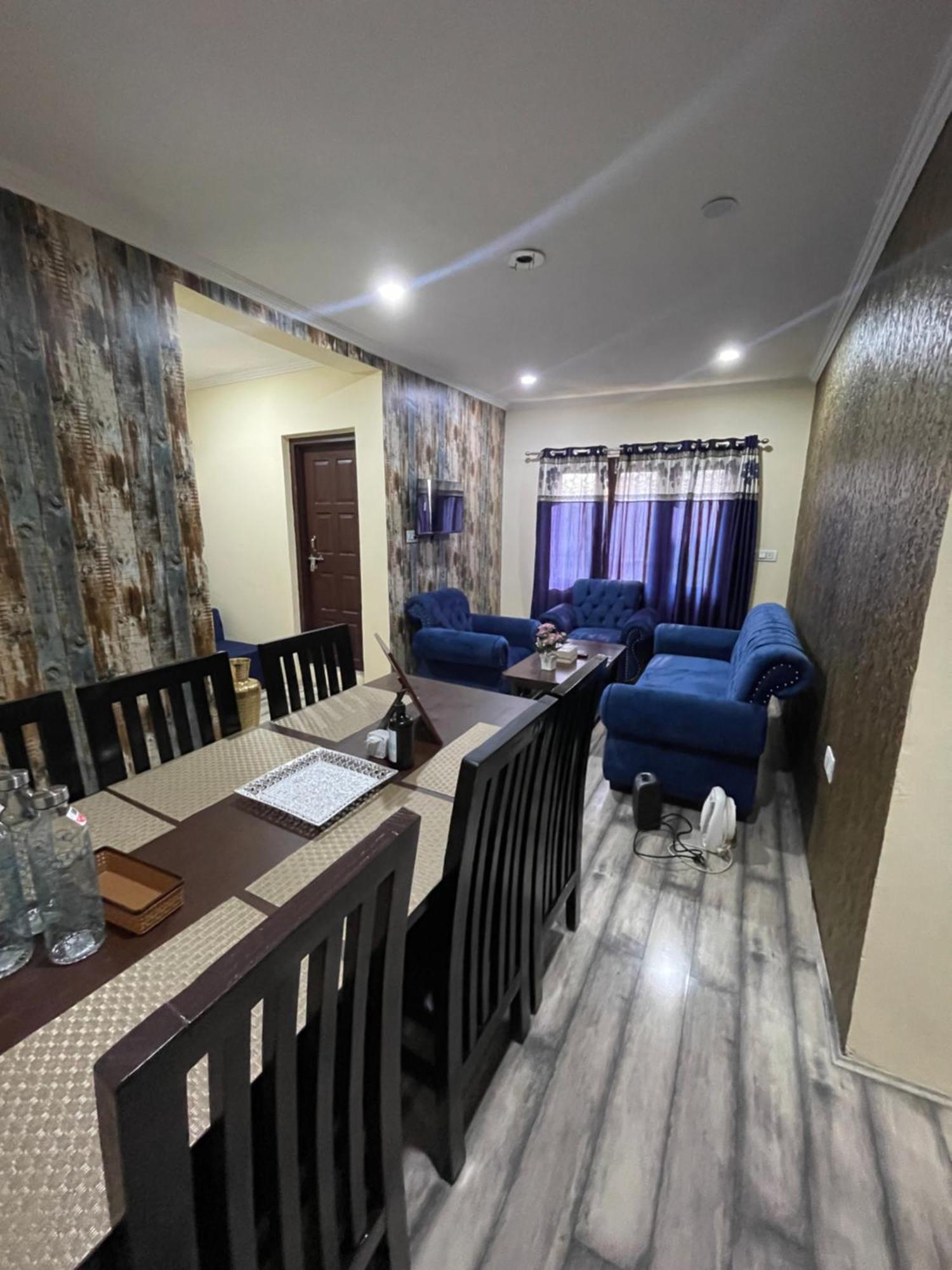 The Khayabaan - Luxurious Home Stay Away From Home Srinagar  Exterior photo
