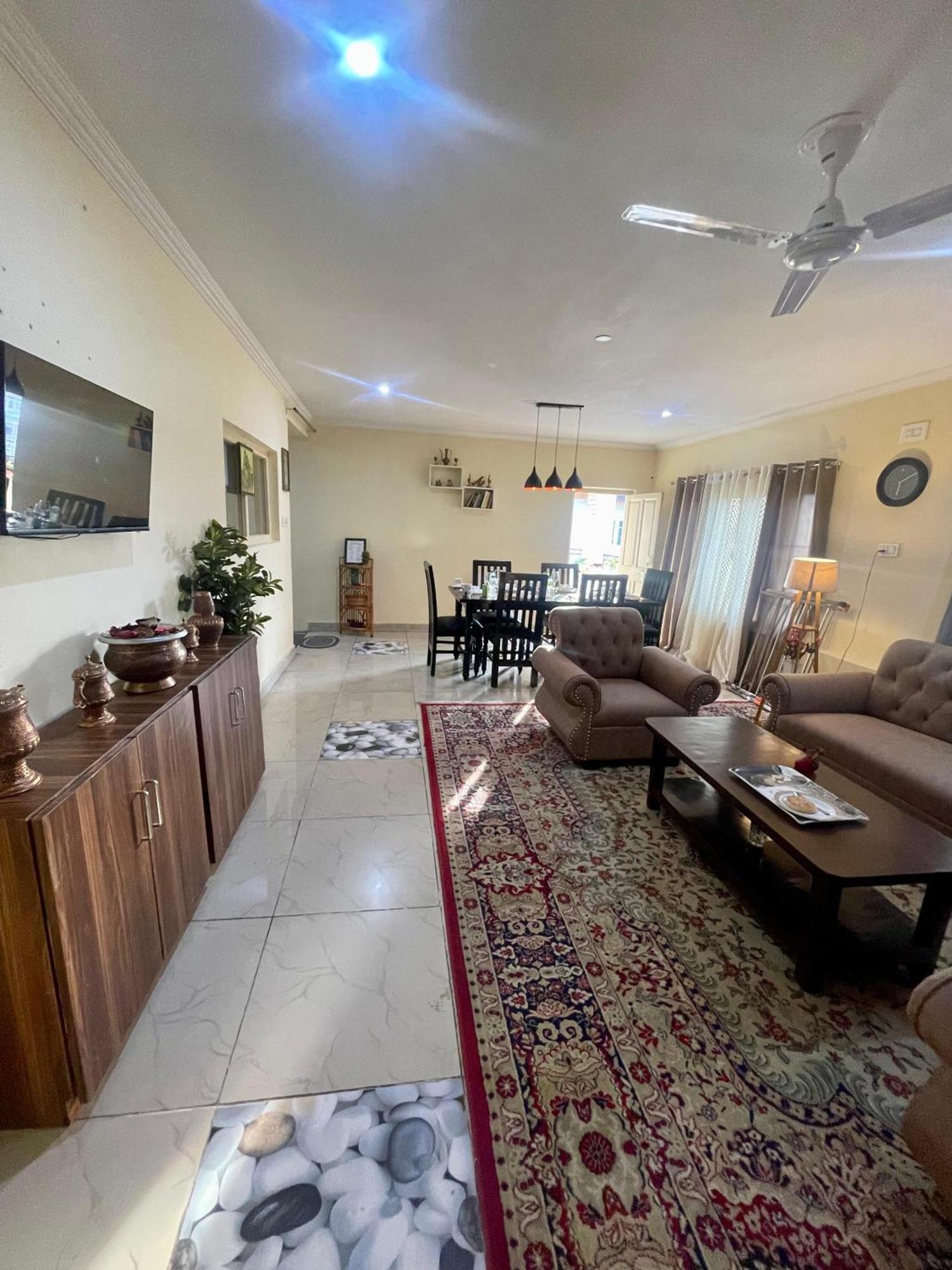 The Khayabaan - Luxurious Home Stay Away From Home Srinagar  Exterior photo